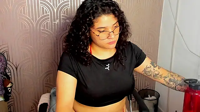 BloodyMaary  online show from March 17, 2025, 3:29 pm