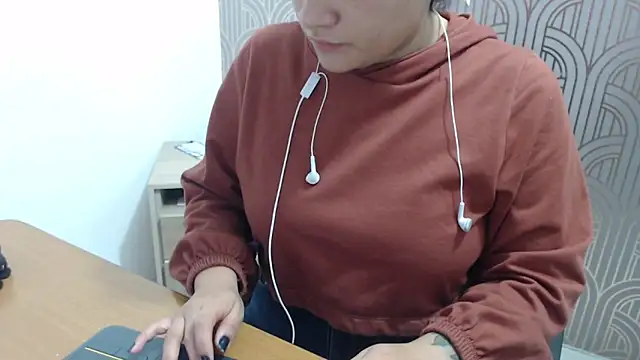 BloodyMaary  online show from February 27, 2025, 12:12 pm