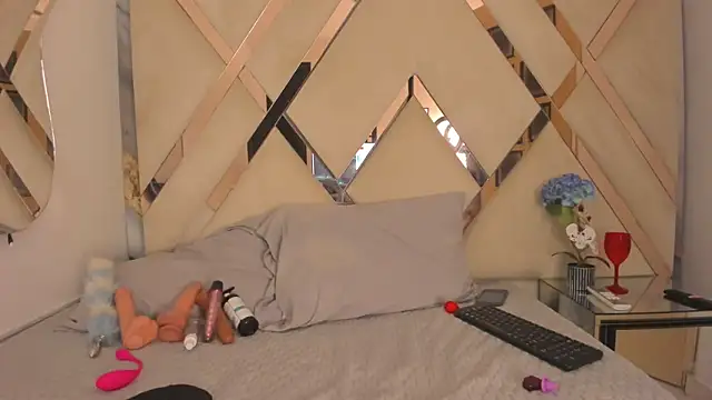 cataleyaxht online show from September 29, 2025, 12:33 pm