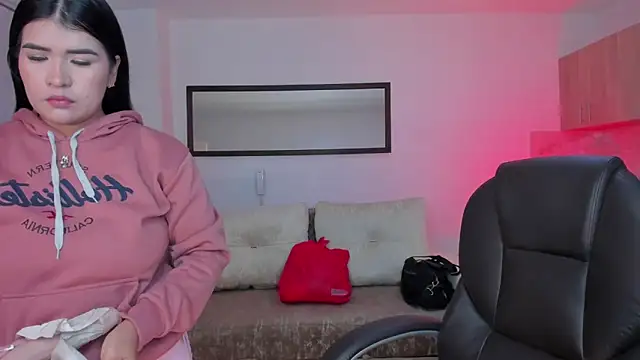 Snapshot of Corina_White chatting on September 29, 2025, 11:05 am Corina White online show from September 29, 2025, 11:05 am