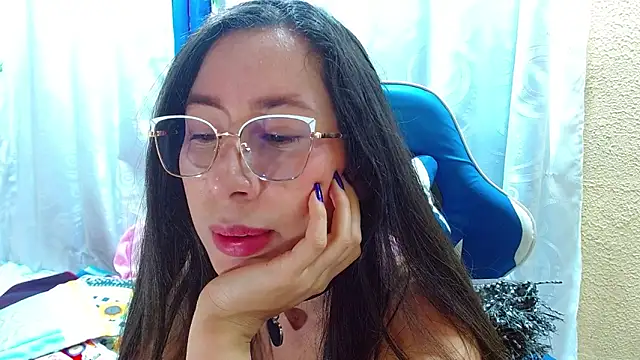 Gia leinn online show from February 5, 2026, 2:35 pm