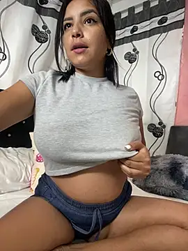 Snapshot of Sara_chanel92 chatting on February 21, 2025, 9:00 pm Sara chanel92 online show from February 21, 2025, 9:00 pm