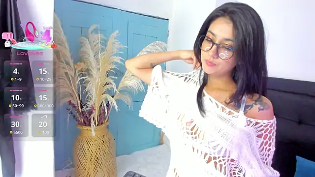 Snapshot of Madyson18 chatting on March 18, 2025, 2:51 am Madyson18 online show from March 18, 2025, 2:51 am