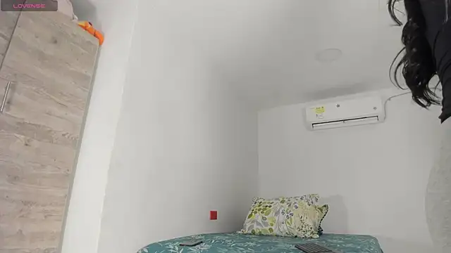 Snapshot of flor_herrera01 chatting on December 19, 2025, 5:54 am flor herrera01 online show from December 19, 2025, 5:54 am