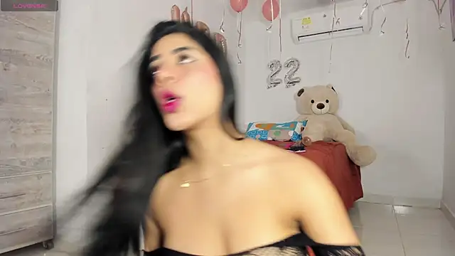 Snapshot of flor_herrera01 chatting on January 13, 2026, 5:44 am flor herrera01 online show from January 13, 2026, 5:44 am