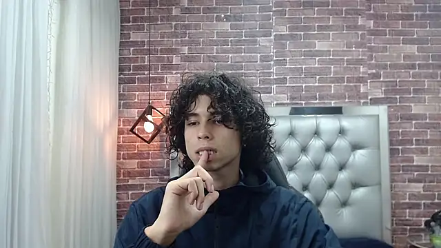 andres ocasio online show from March 4, 2025, 1:06 pm
