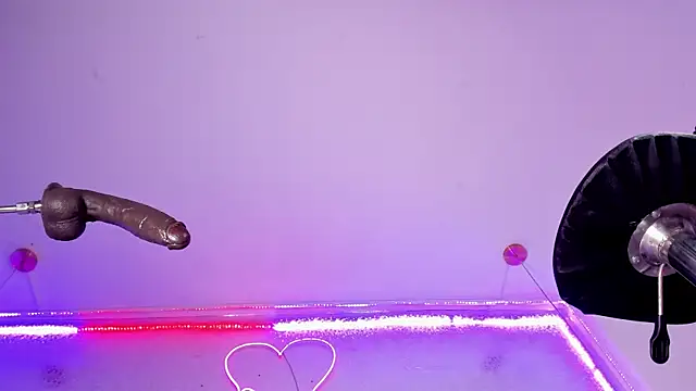 Snapshot of ValentinoMoreti chatting on October 25, 2025, 5:17 am ValentinoMoreti online show from October 25, 2025, 5:17 am