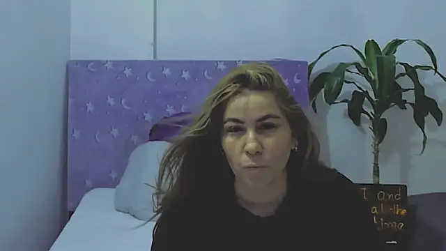 EmmaFosteer online show from September 16, 2025, 7:48 pm