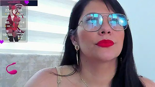 Snapshot of isabellarous- chatting on June 10, 2026, 11:33 am isabellarous- online show from June 10, 2026, 11:33 am