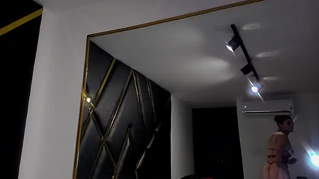 Snapshot of DanielaMedinaa chatting on March 16, 2025, 12:01 am DanielaMedinaa online show from March 16, 2025, 12:01 am