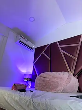 Snapshot of DanielaMedinaa chatting on September 18, 2025, 8:01 pm DanielaMedinaa online show from September 18, 2025, 8:01 pm