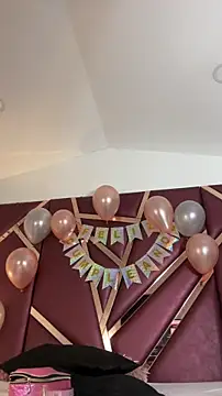 Snapshot of DanielaMedinaa chatting on October 15, 2025, 8:17 pm DanielaMedinaa online show from October 15, 2025, 8:17 pm