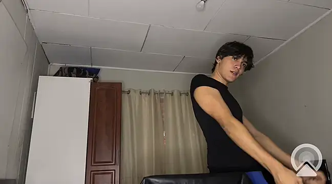 Snapshot of EstebannnO chatting on March 15, 2025, 1:08 am EstebannnO online show from March 15, 2025, 1:08 am