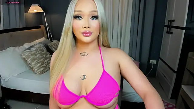 KylieSonique online show from March 22, 2025, 6:54 am