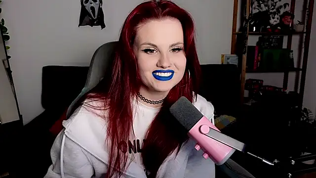 Della Ideal online show from December 1, 2025, 6:09 pm