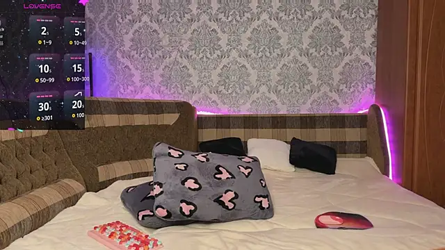 Velvettouch  online show from June 14, 2026, 2:24 am