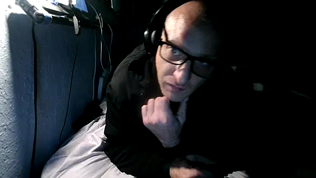 Snapshot of PornStro921 chatting on October 30, 2025, 8:28 pm PornStro921 online show from October 30, 2025, 8:28 pm