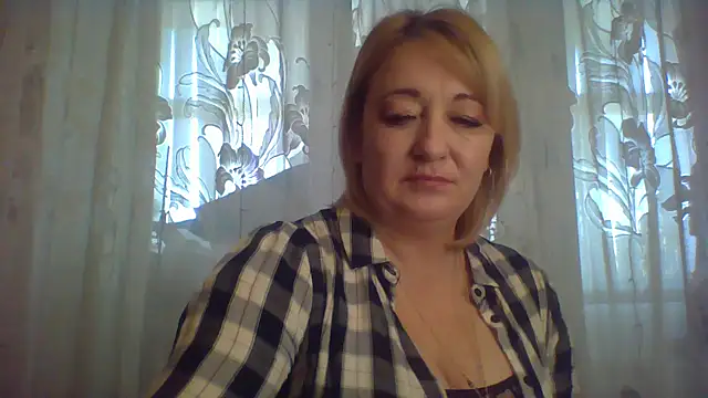 ArielXLoveresss online show from February 26, 2025, 7:55 am