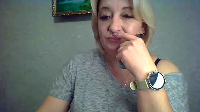 ArielXLoveresss online show from October 4, 2025, 9:00 am