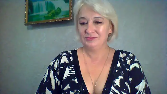 ArielXLoveresss online show from August 5, 2026, 8:52 am