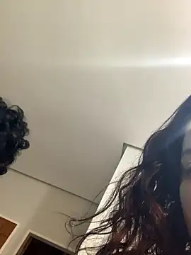 KiaraCut online show from October 17, 2025, 10:11 pm