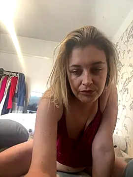 Busty-smiley-miley online show from October 1, 2025, 10:09 am