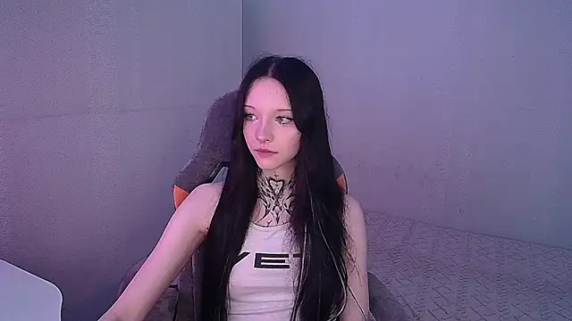 mefwhore online show from October 13, 2025, 5:14 pm