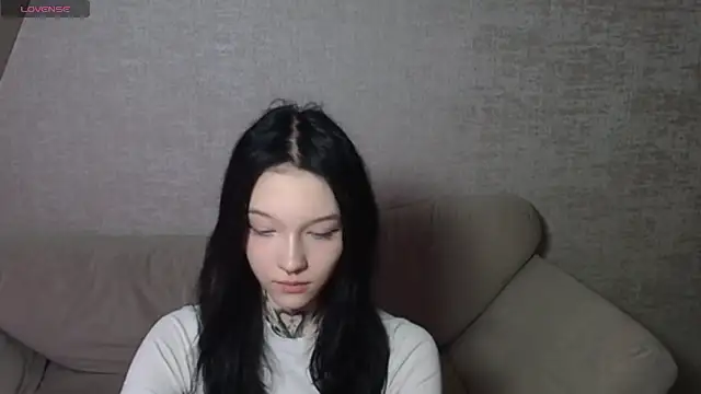 mefwhore online show from March 4, 2025, 6:50 pm