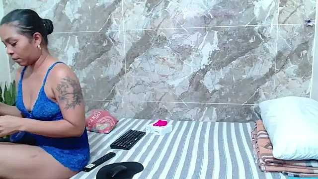 Snapshot of kima_leds chatting on October 10, 2025, 2:45 am kima leds online show from October 10, 2025, 2:45 am