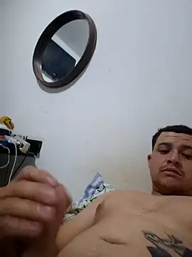 comcoroas online show from December 19, 2025, 3:21 am