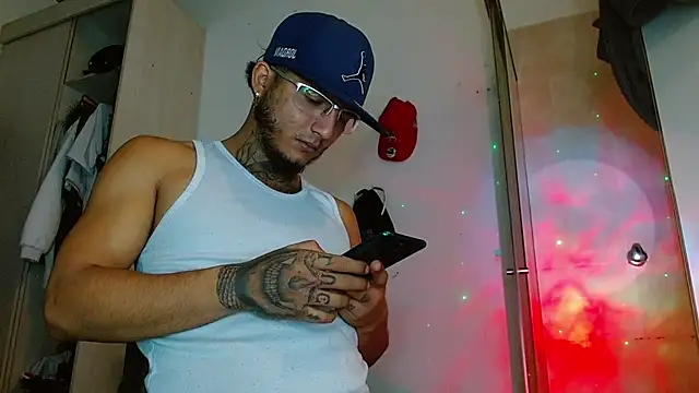 Luciferdirty Hott online show from February 24, 2025, 5:54 am