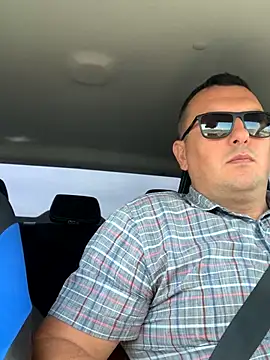 Snapshot of Mike8523 chatting on September 24, 2025, 9:16 am Mike8523 online show from September 24, 2025, 9:16 am