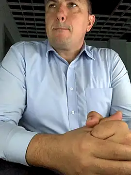 Snapshot of Mike8523 chatting on October 18, 2025, 5:09 am Mike8523 online show from October 18, 2025, 5:09 am