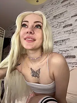 MeryWeaver online show from March 6, 2026, 10:49 pm