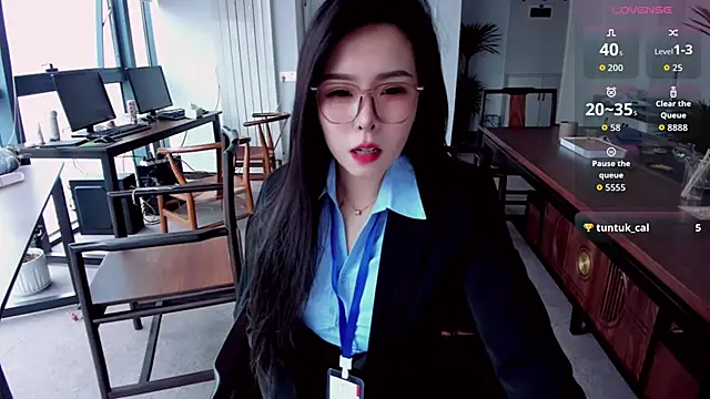 xixiya888 online show from November 10, 2025, 12:15 am