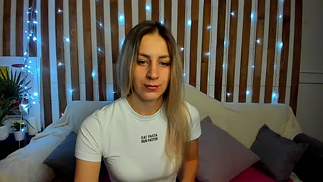 Ellen Ross online show from March 2, 2025, 4:17 am