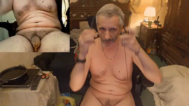 maxdaddy690 online show from March 21, 2026, 12:01 am