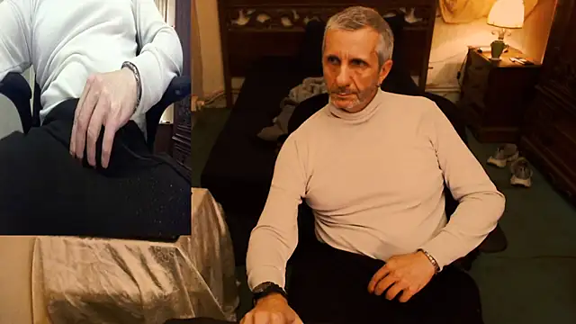 maxdaddy690 online show from October 14, 2025, 9:47 pm