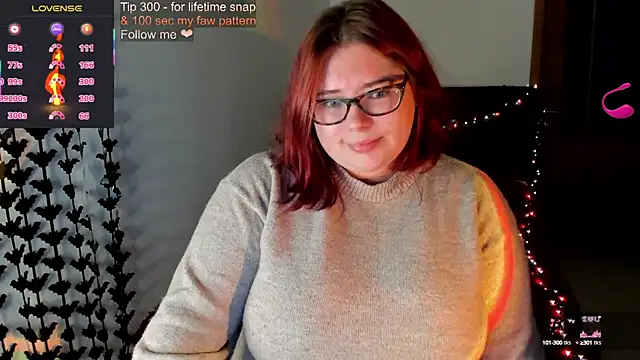 Snapshot of Lily_lu_one chatting on October 11, 2025, 12:22 am Lily lu one online show from October 11, 2025, 12:22 am