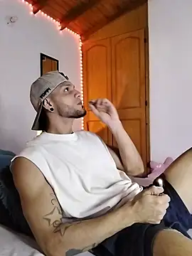 morenosiam online show from December 4, 2025, 3:27 am