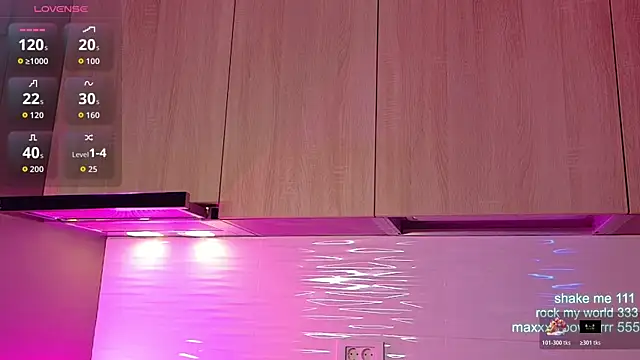 CutiePie69   online show from December 4, 2025, 8:41 pm