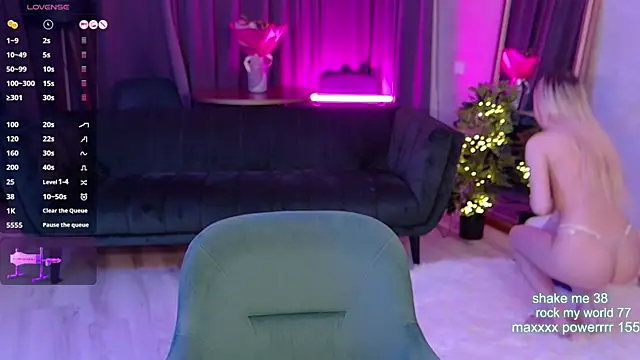 Snapshot of CutiePie69__ chatting on October 25, 2025, 7:58 pm CutiePie69   online show from October 25, 2025, 7:58 pm