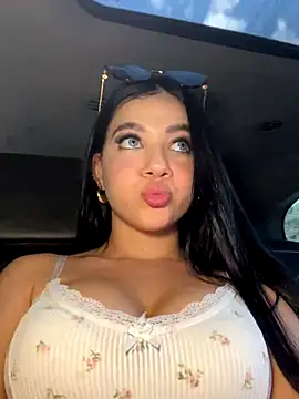 MiiaParker6972 online show from September 21, 2025, 7:41 pm