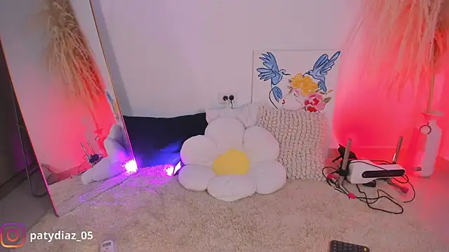 MiiaParker6972 online show from February 28, 2025, 7:03 pm