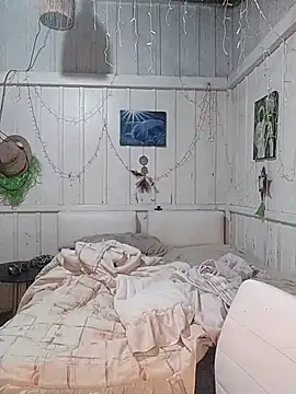 Fellyna online show from September 27, 2025, 4:57 pm