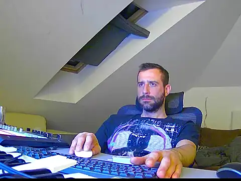 Snapshot of gryzoon chatting on October 4, 2025, 10:11 pm gryzoon online show from October 4, 2025, 10:11 pm