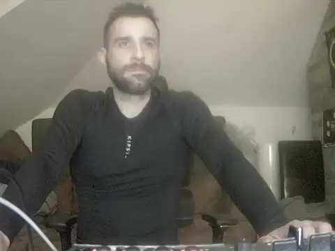 gryzoon online show from February 17, 2026, 1:14 am