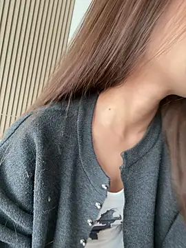 Xiaoxia-Baby online show from April 6, 2026, 4:19 am