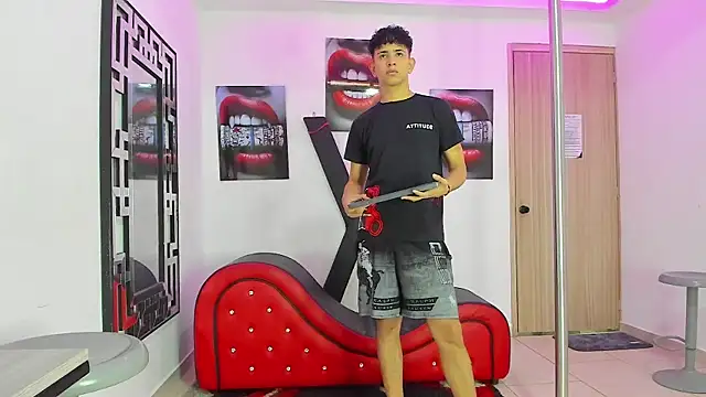 Snapshot of KING_OFF_BOYS chatting on September 27, 2025, 12:22 pm KING OFF BOYS online show from September 27, 2025, 12:22 pm