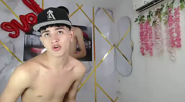 Snapshot of KING_OFF_BOYS chatting on March 20, 2025, 5:46 am KING OFF BOYS online show from March 20, 2025, 5:46 am